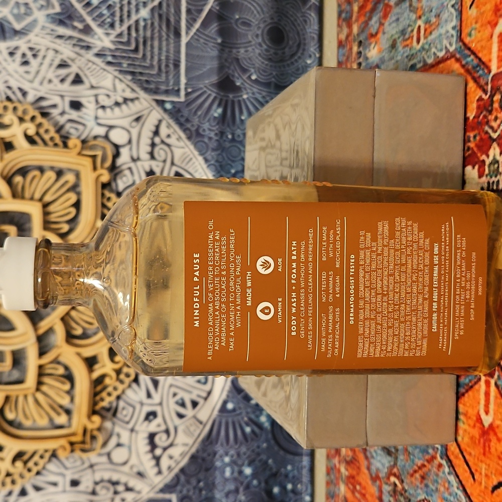 Bath & Body Works - Mindful Pause Vetiver & Vanilla Body Wash - Picture 2 of 4